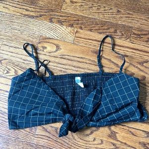 Women’s black wrap top